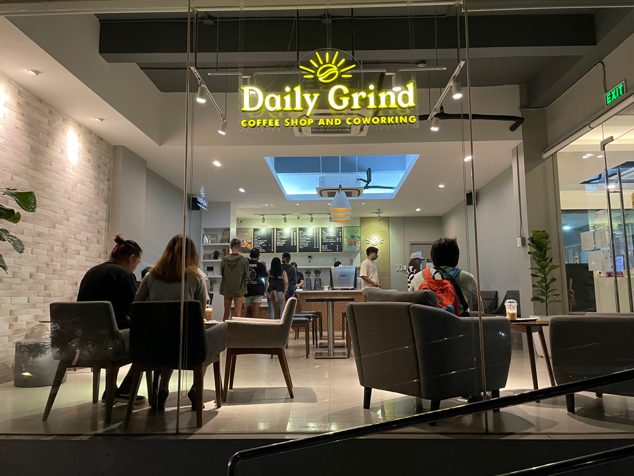 coffee shops near me: exterior shot of daily grind coffee shop